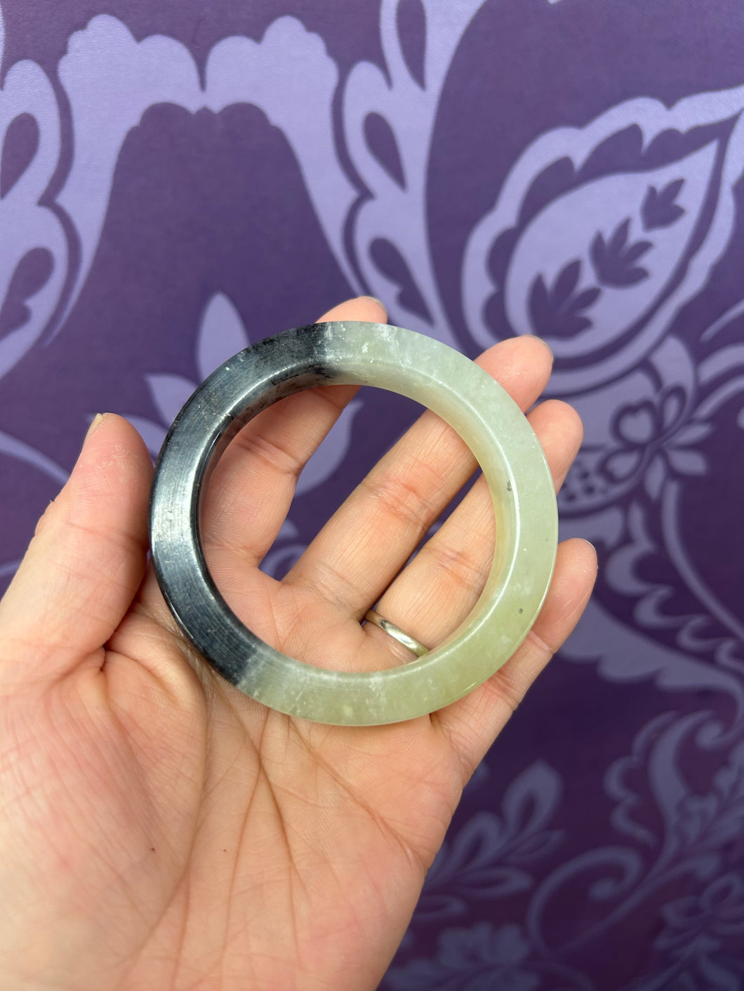 JADE BANGLE 5.3CM DIAMETER