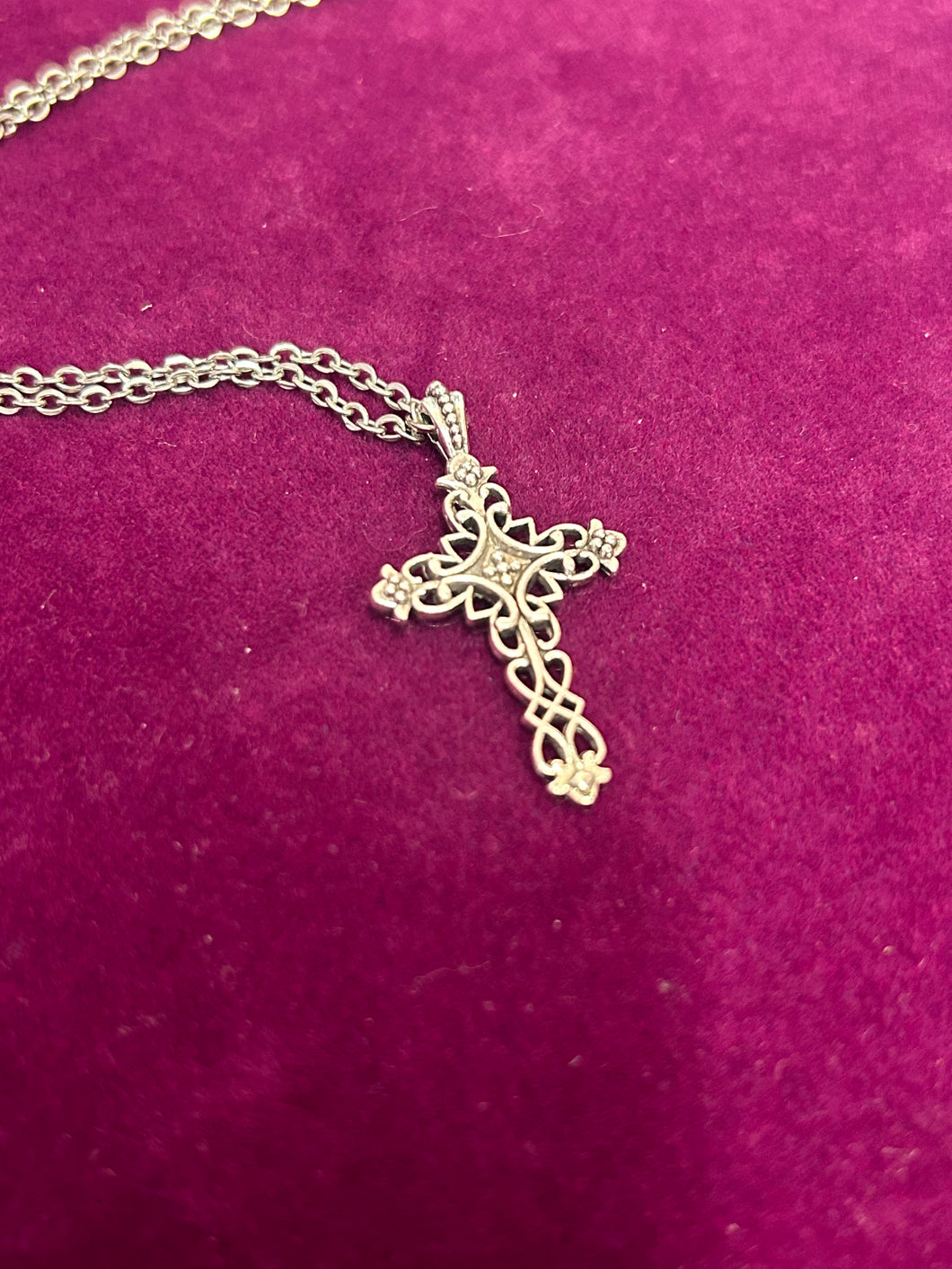 CROSS SILVER NECKLACE