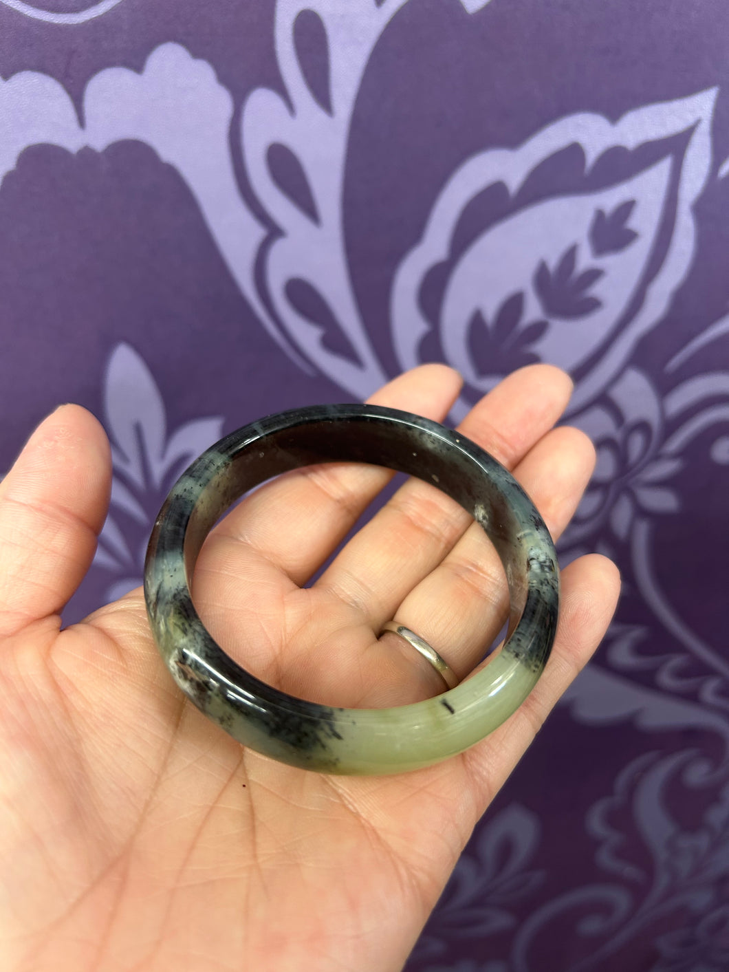 JADE BANGLE 5.4CM DIAMETER