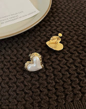 Load image into Gallery viewer, CLIP ON EARRINGS HEART WHITE/GOLD
