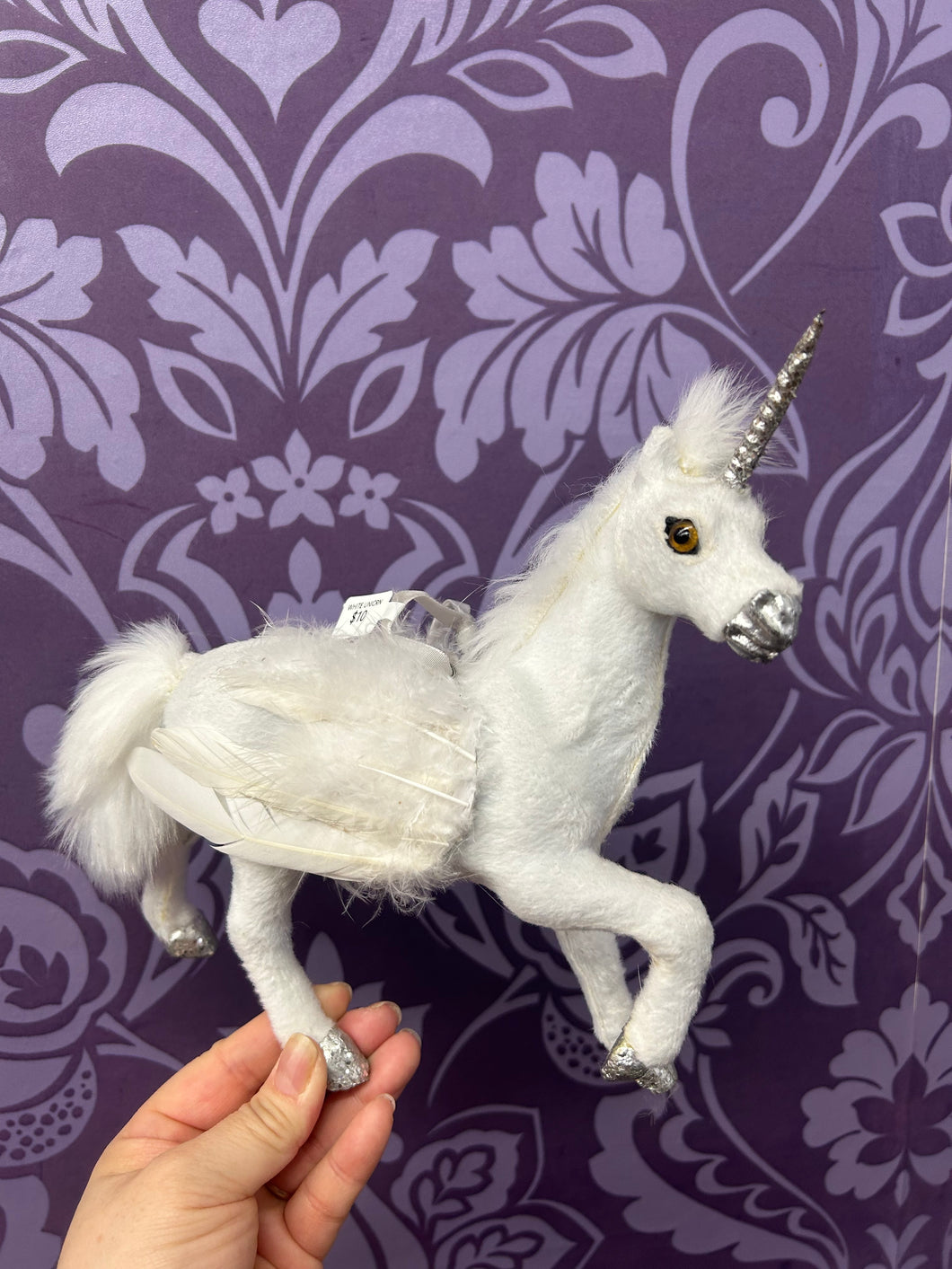 WHITE UNICORN