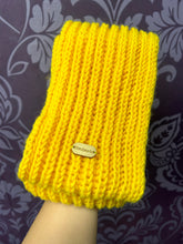Load image into Gallery viewer, SCARF HAND MADE IN NZ YELLOW CIRCLE
