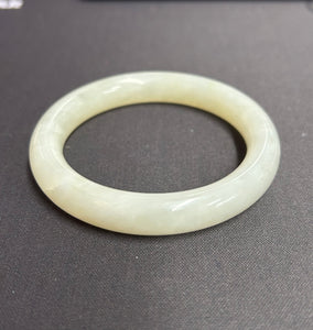 JADE BANGLE 5.2D CM