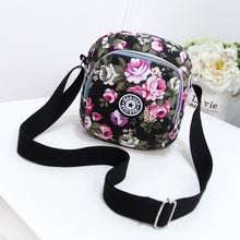 Load image into Gallery viewer, SHOULDER BAG BLACK WITH FLOWER 15*17CM
