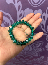 Load image into Gallery viewer, CRYSTAL BRACELET DARK GREEN
