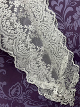 Load image into Gallery viewer, LACE TABLE RUNNER WHITE 30*150CM

