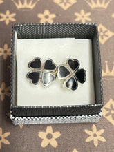 Load image into Gallery viewer, CUFF LINK  FOUR LEAF CLOVER 2*2CM
