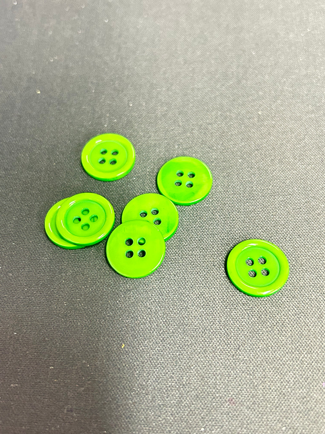 BUTTON GREEN 1.5CM 7PCS