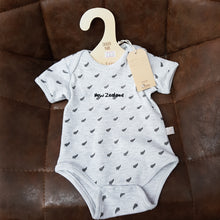 Load image into Gallery viewer, BABY FERN ROMPER NEW BORN 1PC

