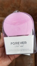 Load image into Gallery viewer, Silicone face scrubber rechargeable
