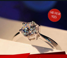 Load image into Gallery viewer, 925 STERLING SILVER SWAROVSKI CRYSTAL RING
