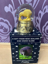 Load image into Gallery viewer, SNOW GLOBE KIWI WITH BRONZE CITIES 9CM
