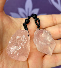 Load image into Gallery viewer, ROSE QUARTZ NECKLACE 1PC
