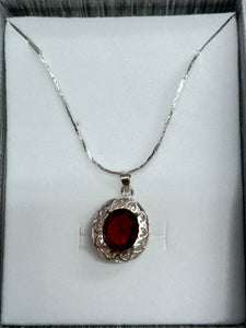 925 STERLING SILVER NECKLACE WITH SWAROVSKI CRYSTAL RED