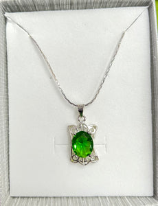 925 STERLING SILVER NECKLACE WITH SWAROVSKI CRYSTAL GREEN